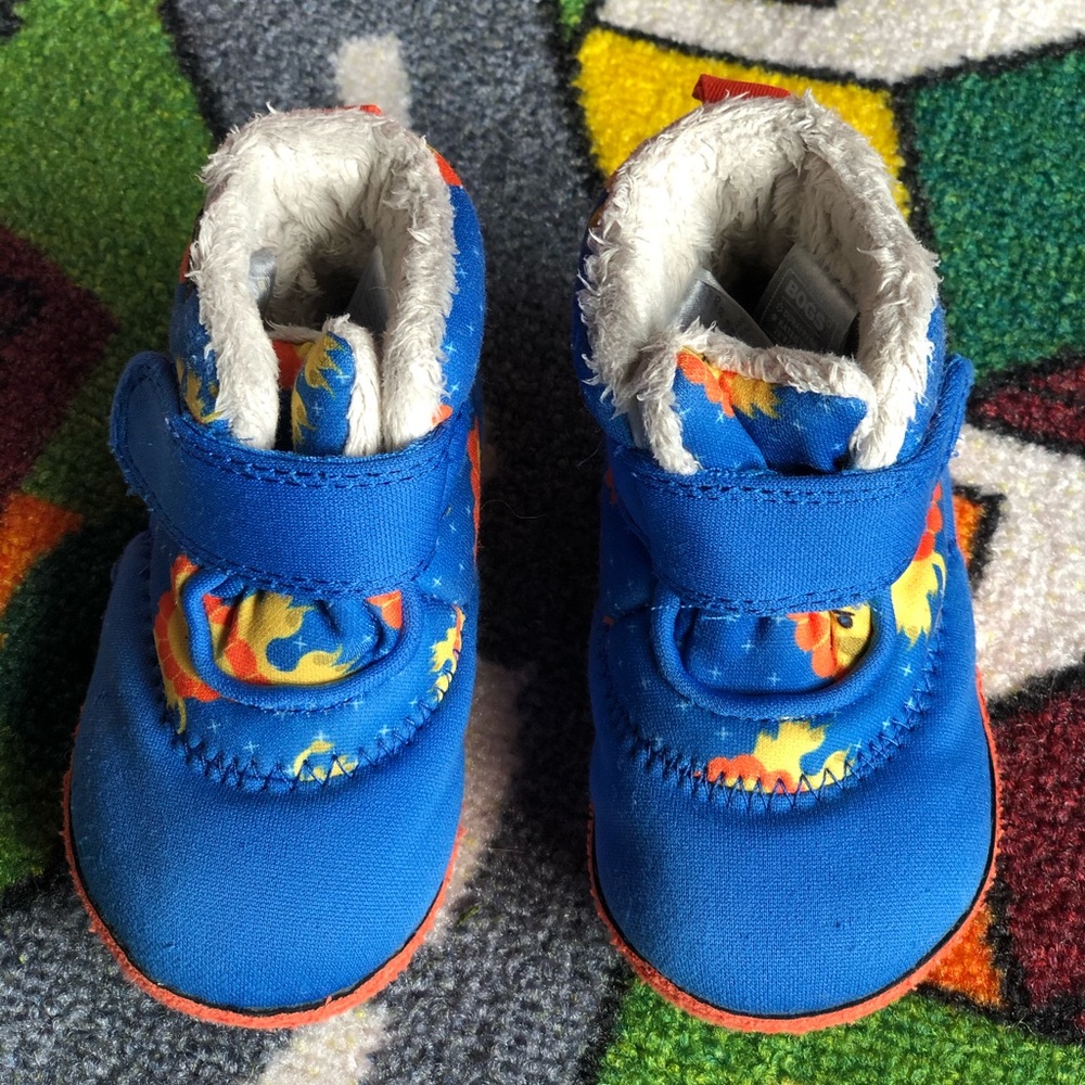 Bogs snow boots Size 4